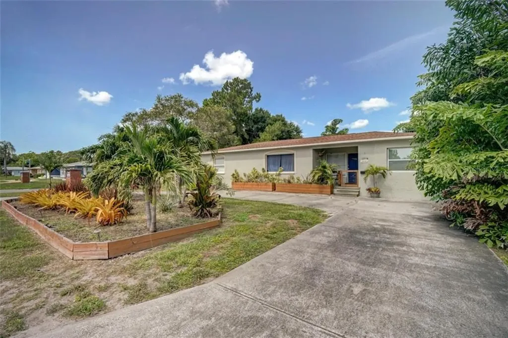 2440 52nd Street N St Petersburg FL 33710