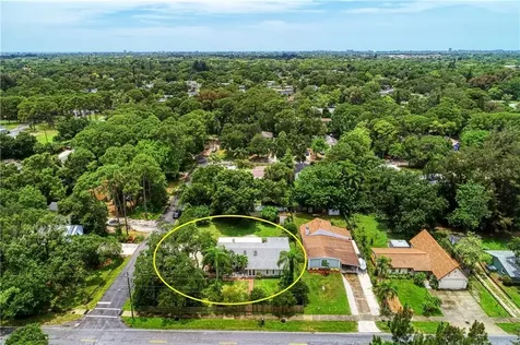 4218 S Lockwood Ridge Road Sarasota FL 34231