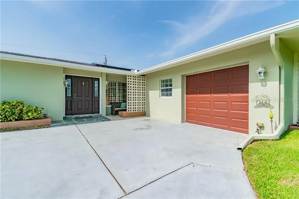 14012 Starboard Drive Seminole FL 33776
