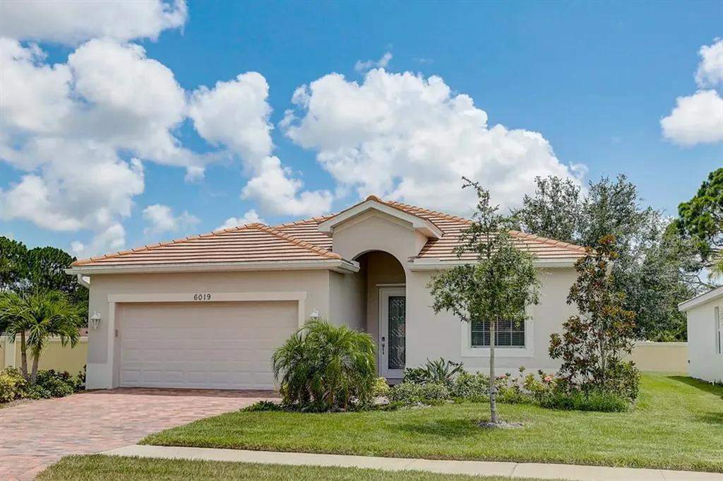 6019 Grand Cypress Boulevard North Port FL 34287