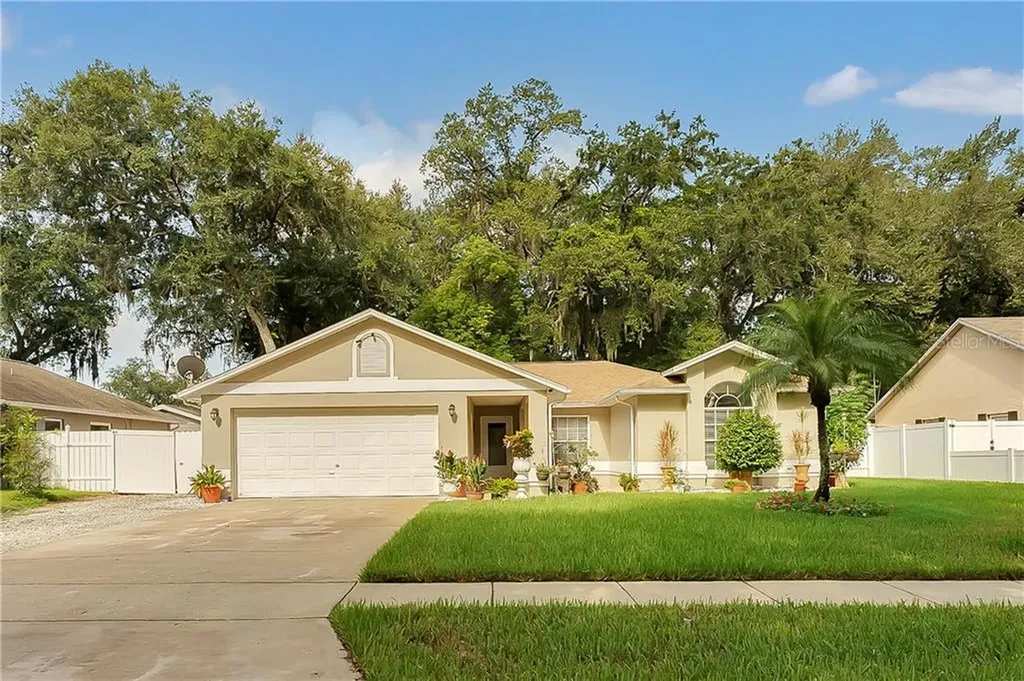 2408 Denn John Lane Kissimmee FL 34744