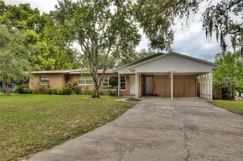 1904 Harcourt Drive Leesburg FL 34748