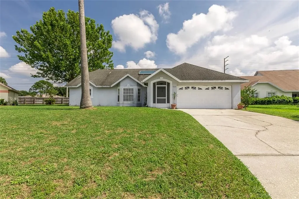 5644 Loma Vista Drive W Davenport FL 33896