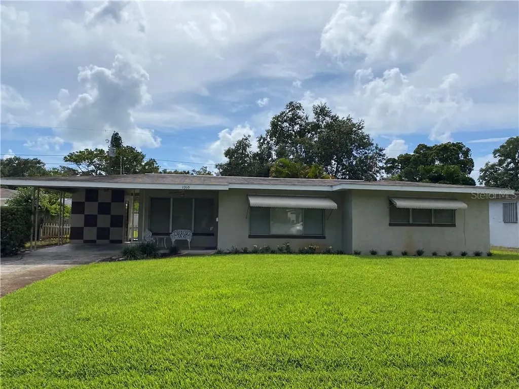 1310 Farragut Drive N St Petersburg FL 33710