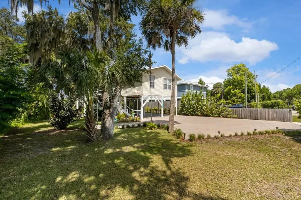 6440 Lincoln Road Bradenton FL 34203