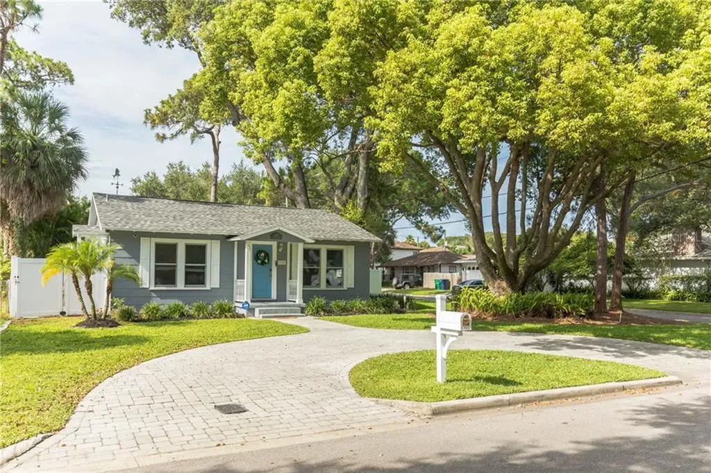3920 W Kensington Avenue Tampa FL 33629