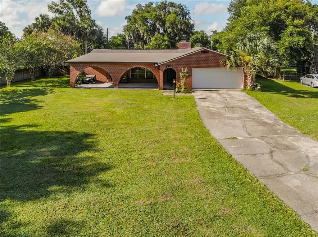 5702 Jacqulyn Drive Zellwood FL 32798