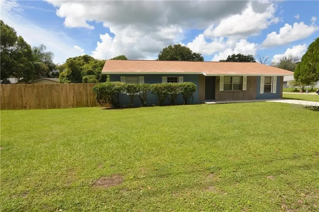 14419 17th Street Dade City FL 33523