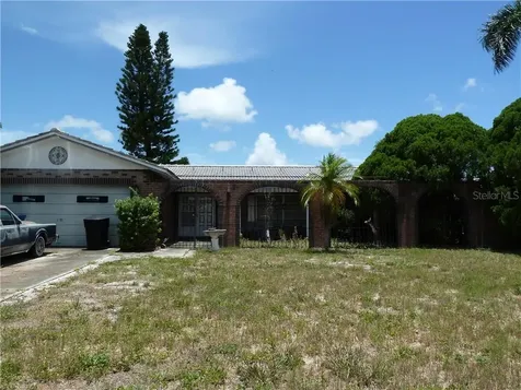 3823 46th Avenue S St Petersburg FL 33711