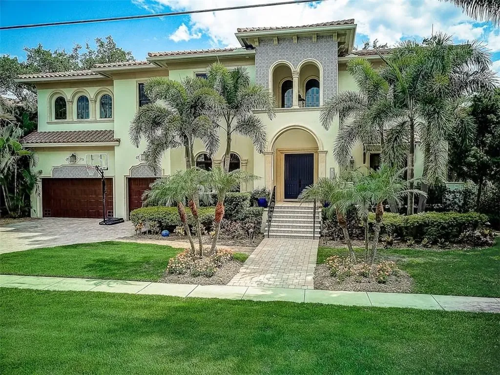 108 Ladoga Avenue Tampa FL 33606