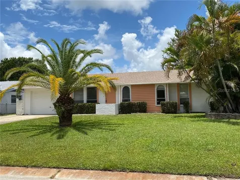 2915 Case Avenue Bradenton FL 34207