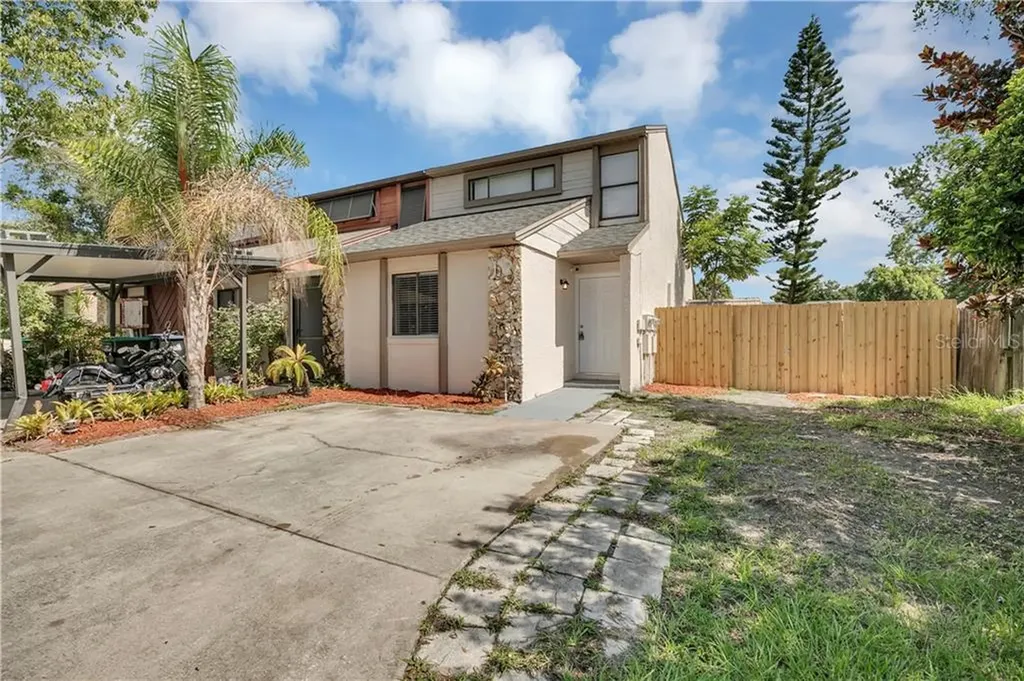 2838 Hunt Club Lane Orlando FL 32826