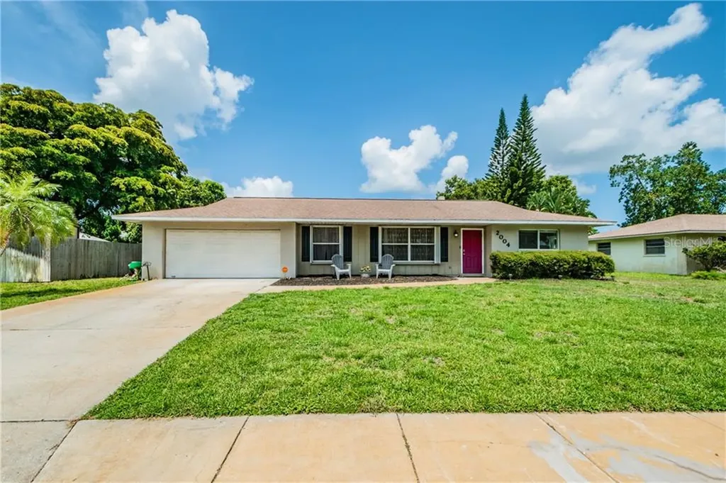 2004 42nd Street W Bradenton FL 34205
