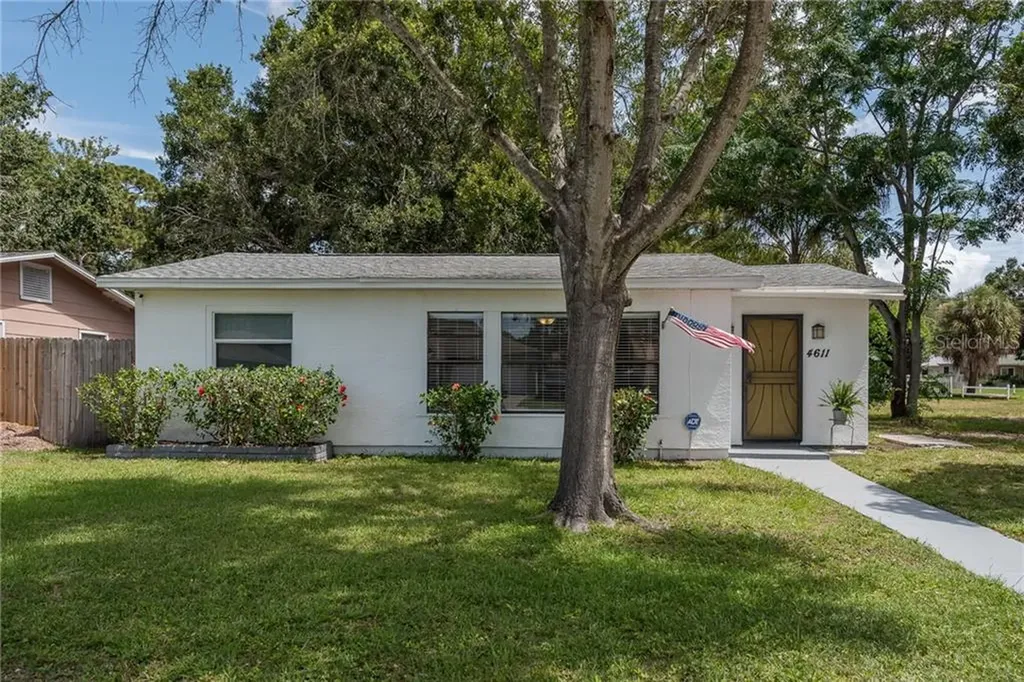 4611 5th Avenue S St Petersburg FL 33711