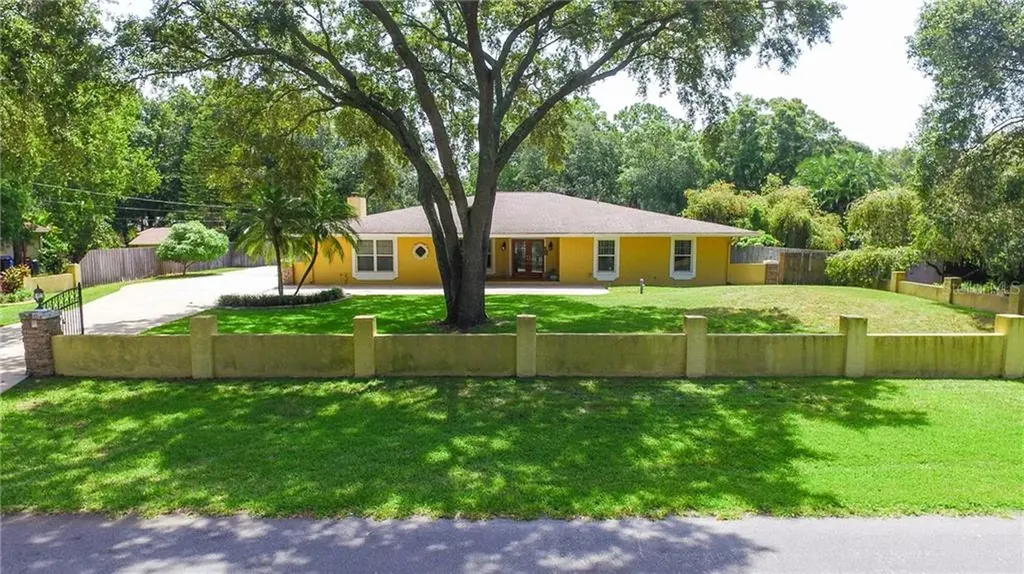 7911 Spring Valley Drive Tampa FL 33615