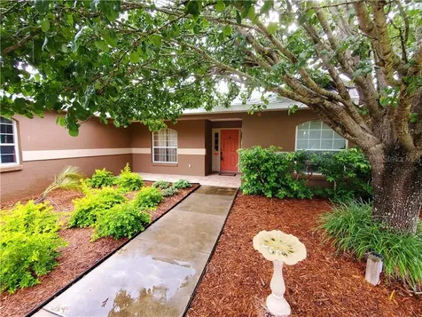 17540 SE 294th Court Road Umatilla FL 32784