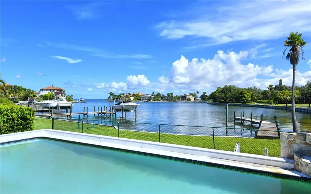 387 S Shore Drive Sarasota FL 34234