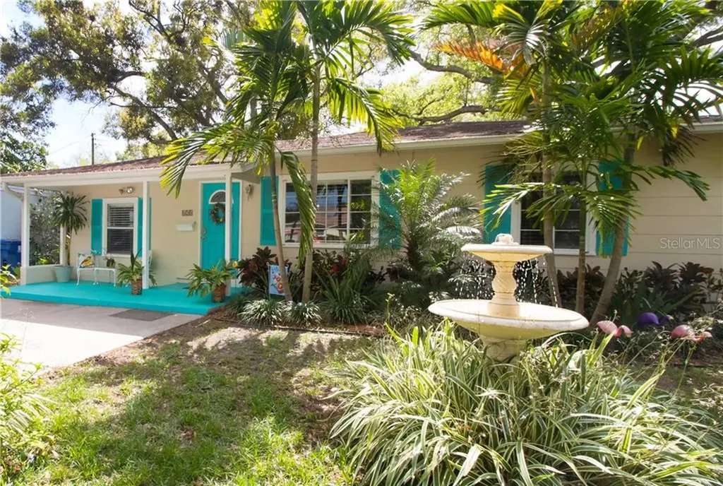 820 41st Avenue N St Petersburg FL 33703