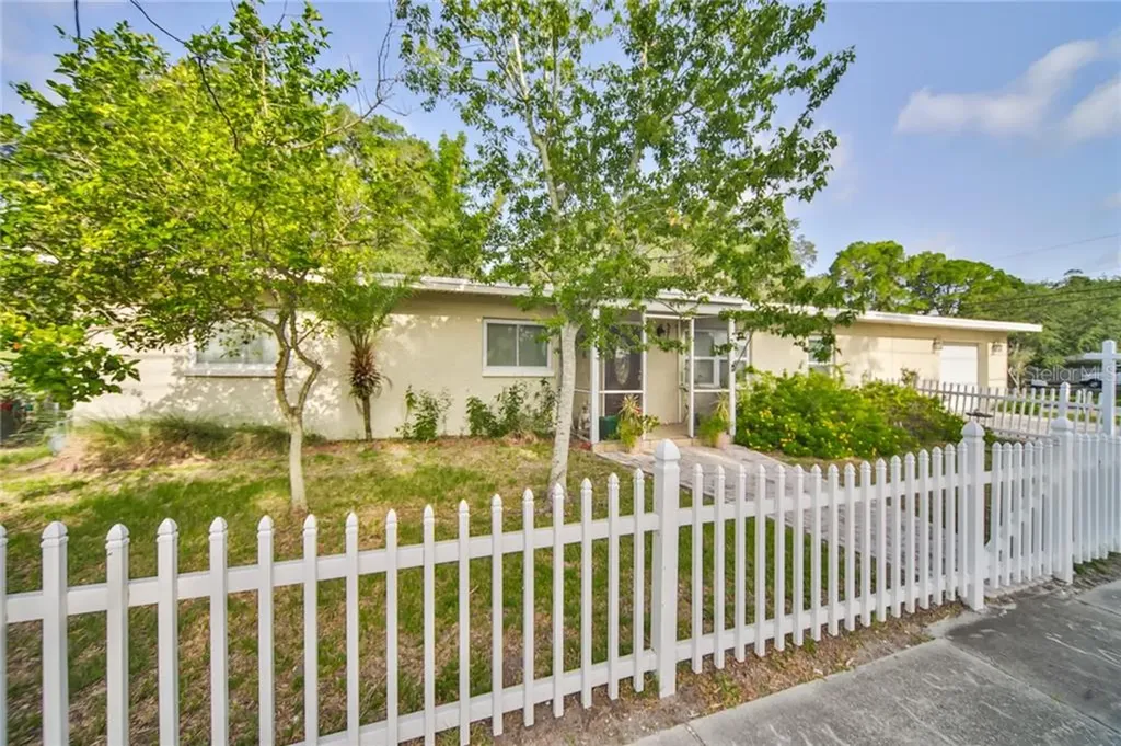 375 10th Avenue N Safety Harbor FL 34695