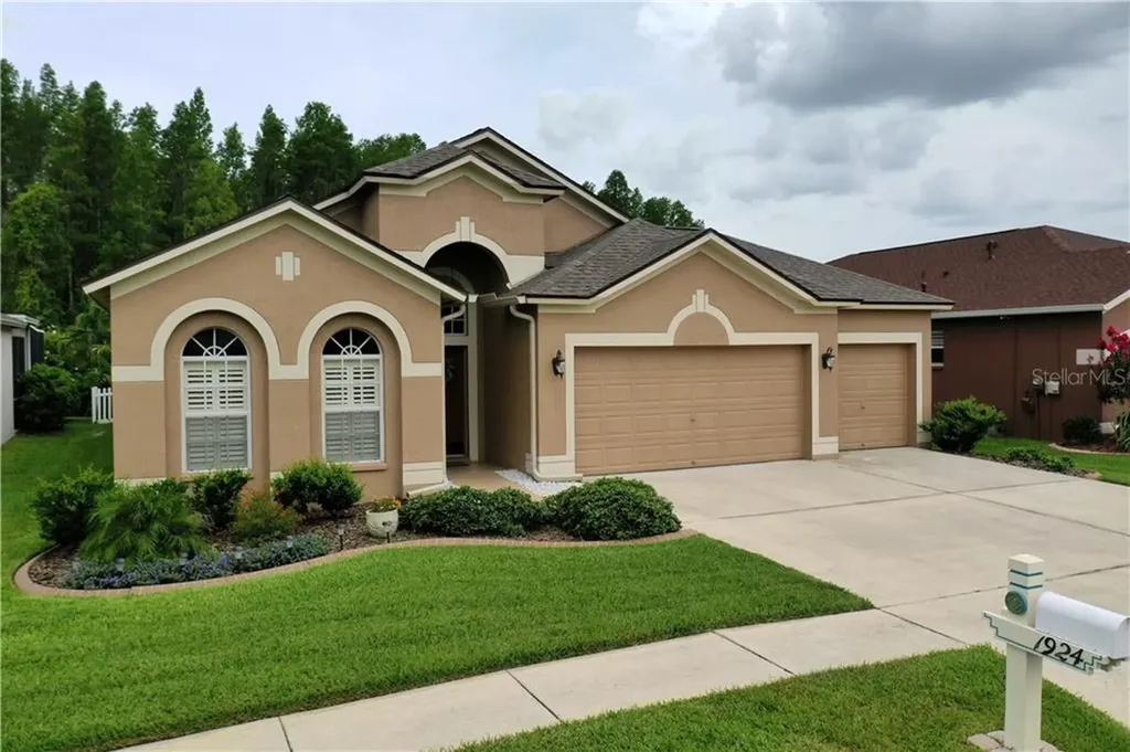 1924 Rensselaer Drive Wesley Chapel FL 33543