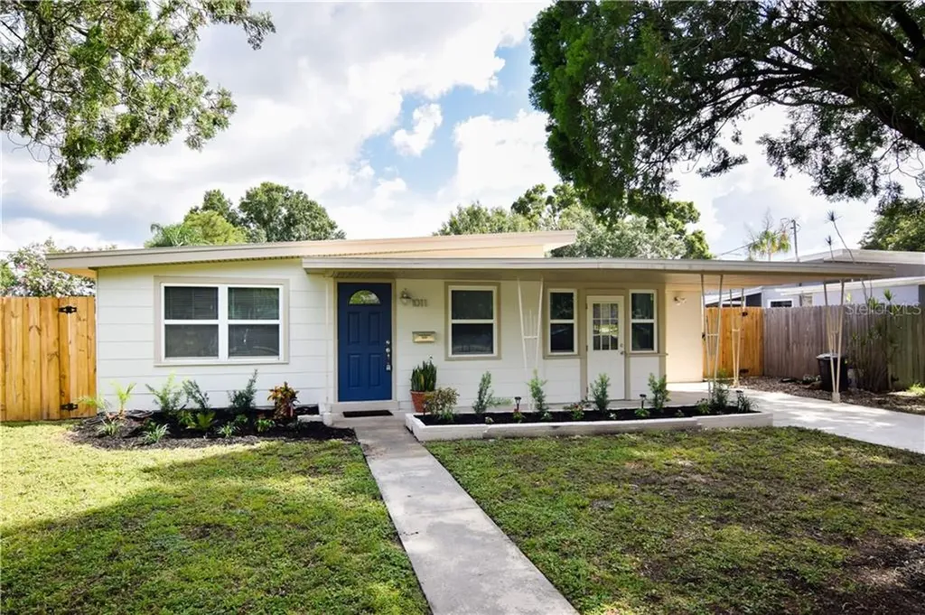 1011 60th Avenue N St Petersburg FL 33703