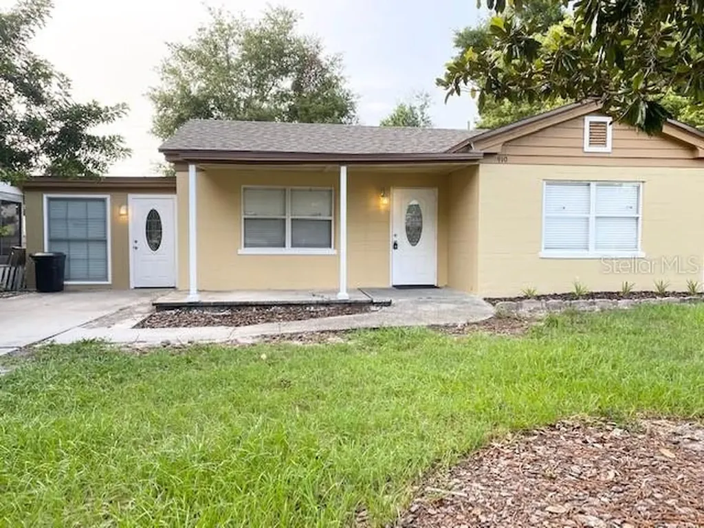 910 Laura Street Casselberry FL 32707