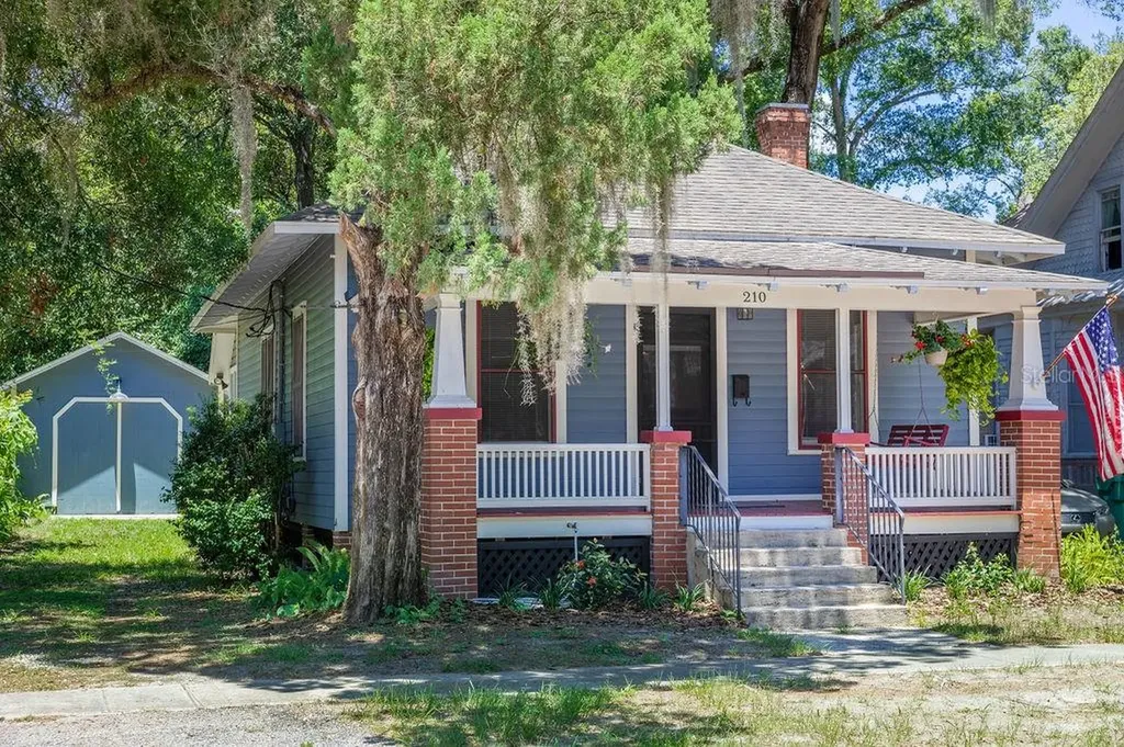 210 N Sans Souci Avenue Deland FL 32720
