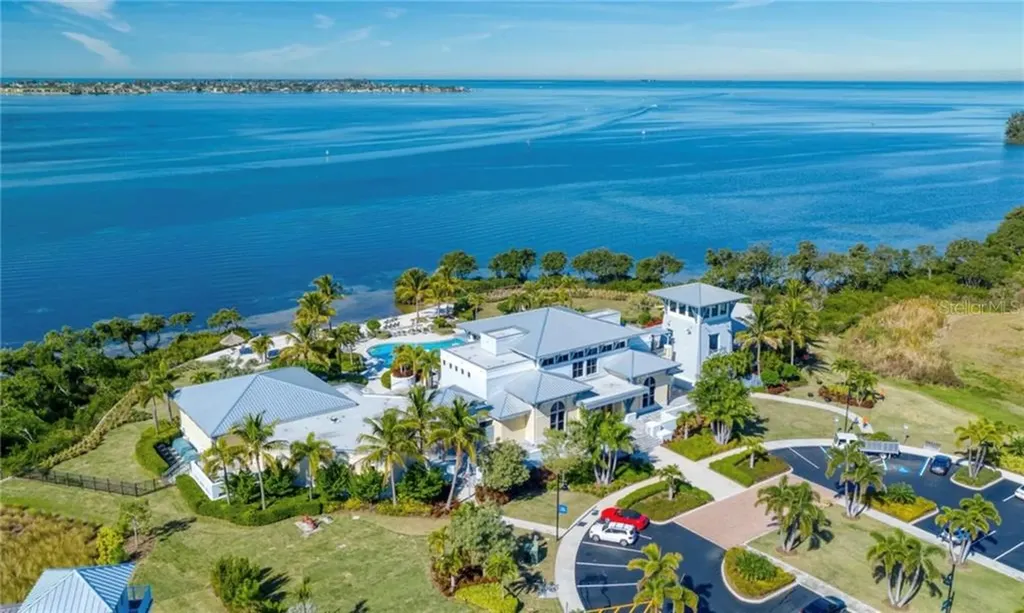 395 Aruba Circle Bradenton FL 34209