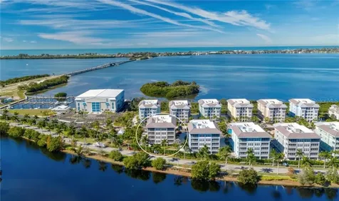 395 Aruba Circle Bradenton FL 34209