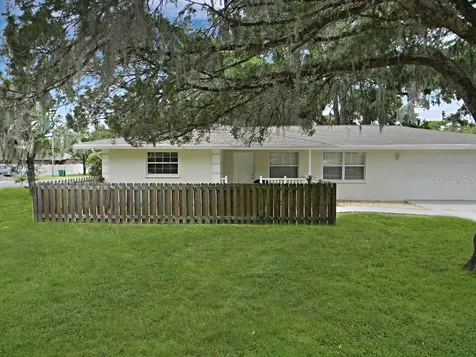 5111 19th Street Zephyrhills FL 33542