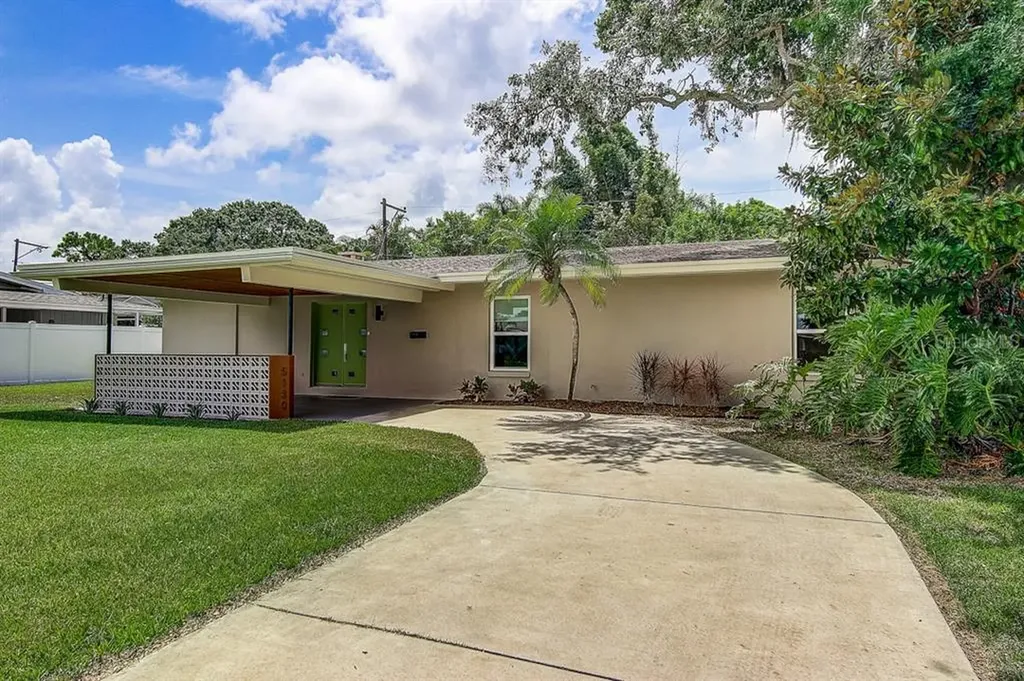 5130 42nd Street S St Petersburg FL 33711