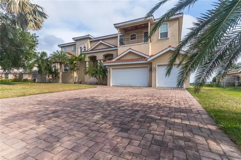 1762 Southpointe Drive Sarasota FL 34231