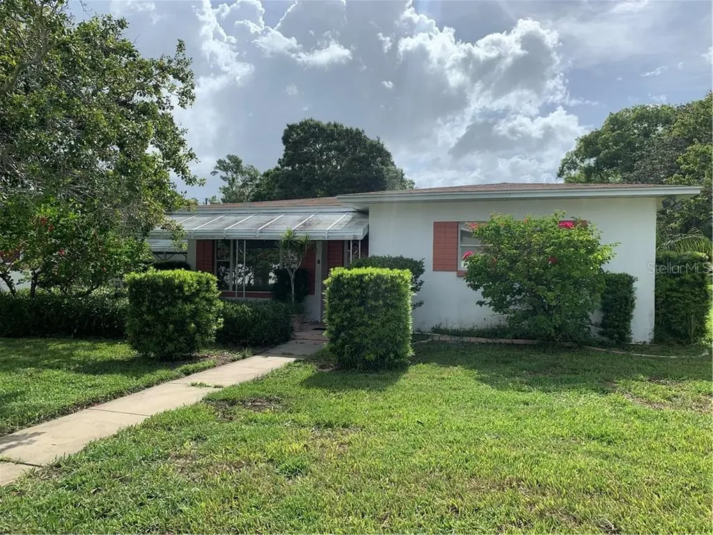 3701 Poplar Street NE St Petersburg FL 33704