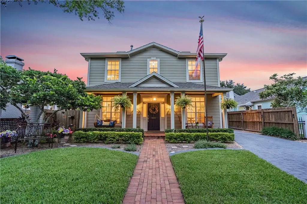 220 S Gunlock Avenue Tampa FL 33609