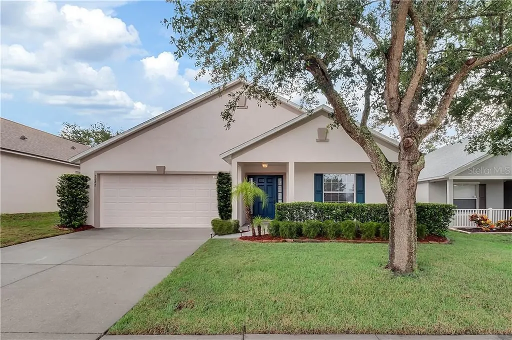 2022 Newtown Road Groveland FL 34736