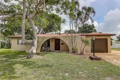 1923 64th Avenue N St Petersburg FL 33702