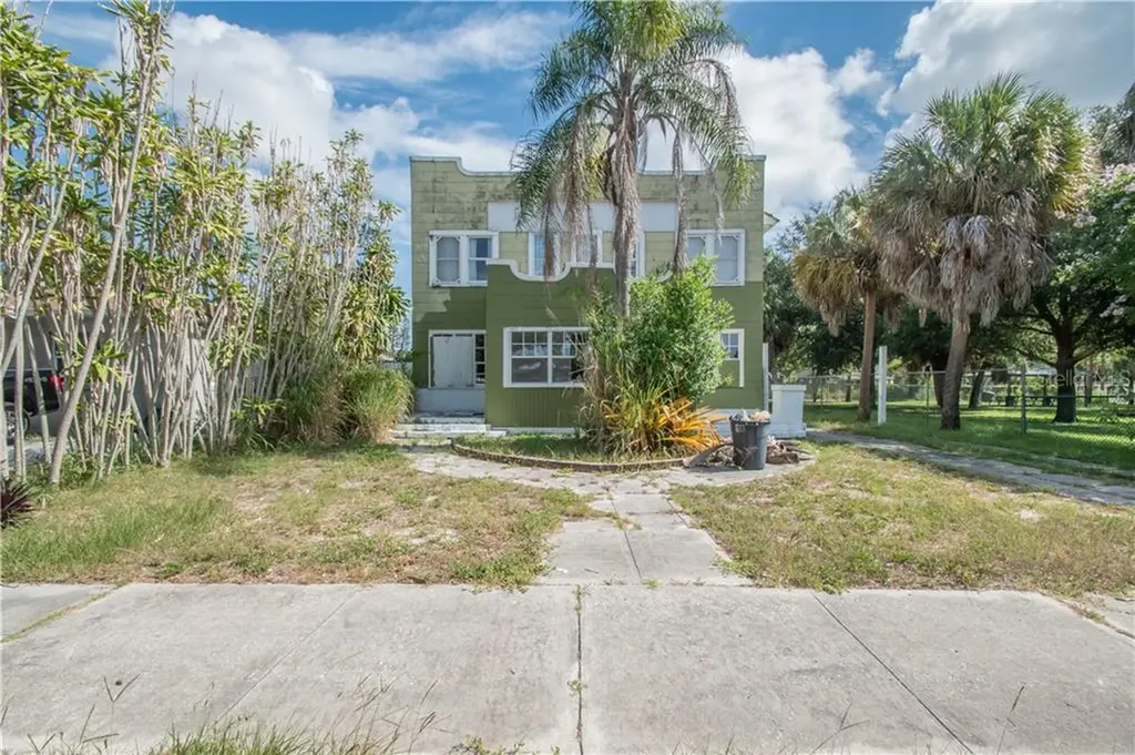 725 38th Avenue S St Petersburg FL 33705