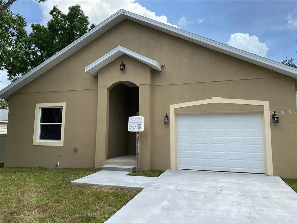 3905 E Curtis Street Tampa FL 33610