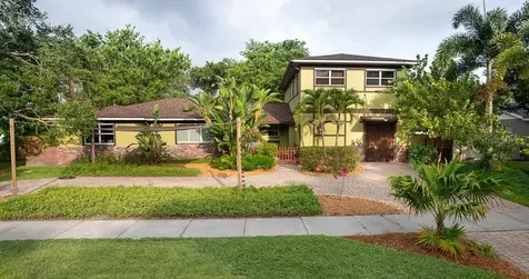 496 W Davis Boulevard Tampa FL 33606