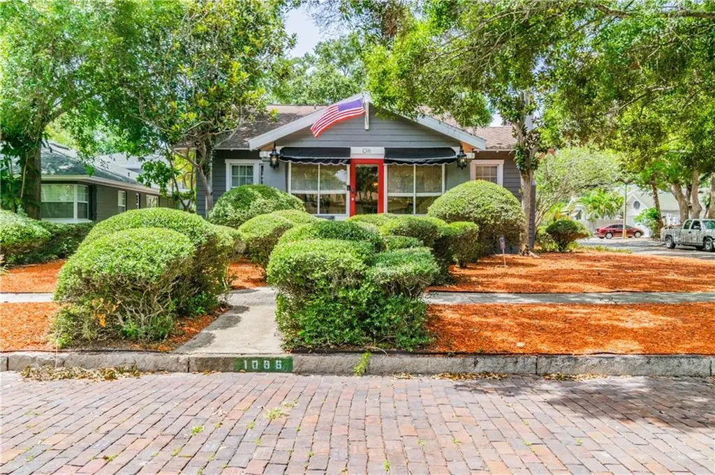1096 16th Avenue N St Petersburg FL 33704
