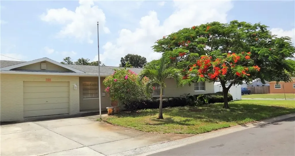 2005 57th Street N St Petersburg FL 33710