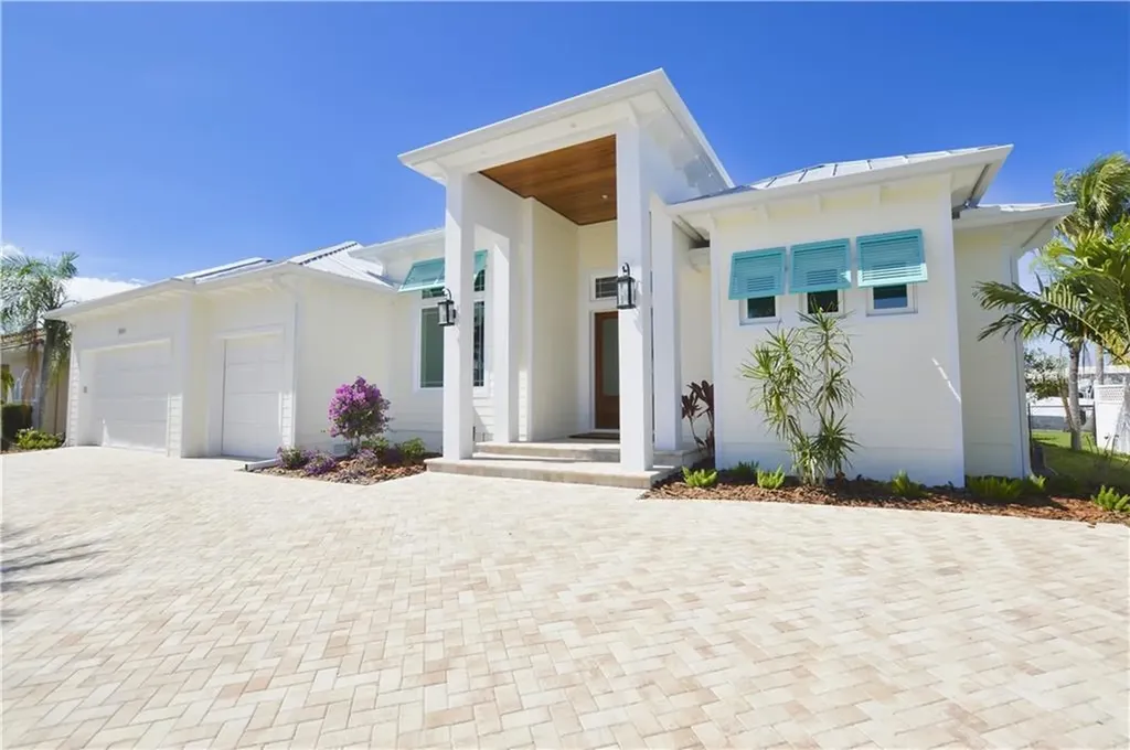 2410 W Marion Avenue Punta Gorda FL 33950