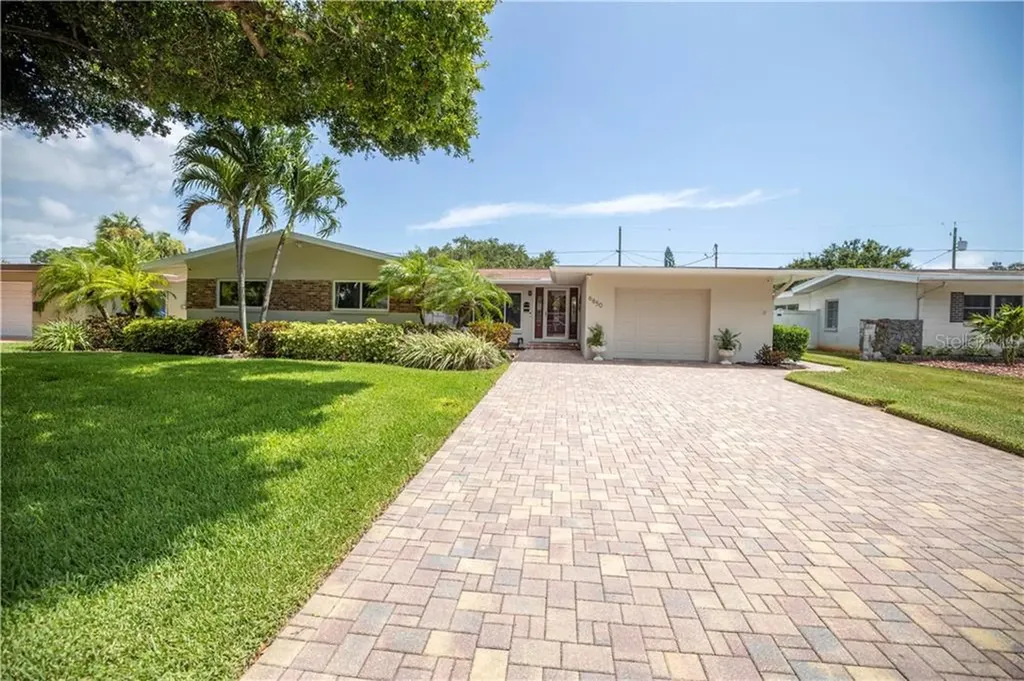 6850 11th Avenue N St Petersburg FL 33710