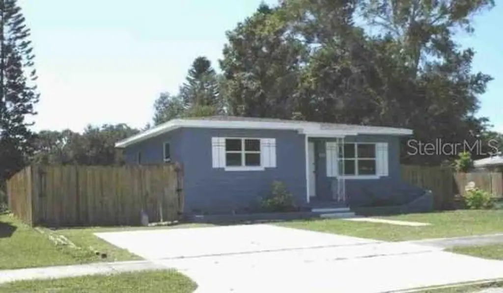 678 62nd Avenue S St Petersburg FL 33705