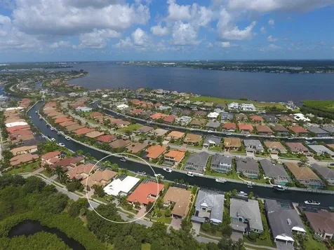 516 Regatta Way Bradenton FL 34208
