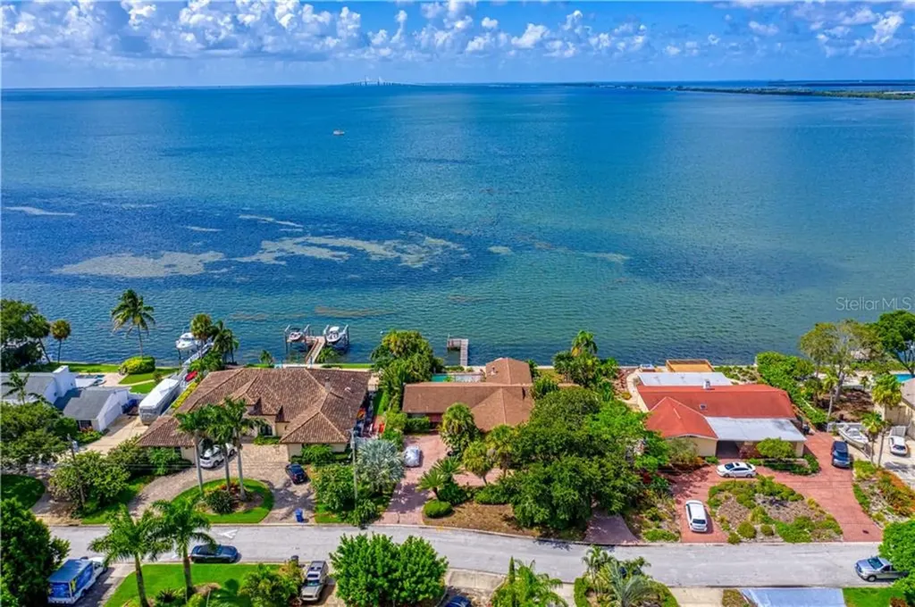 2582 70th Avenue S St Petersburg FL 33712