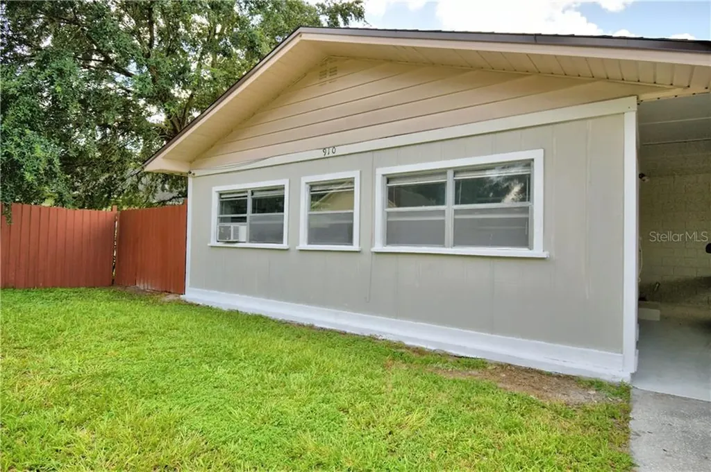 910 N Lincoln Avenue Lakeland FL 33815