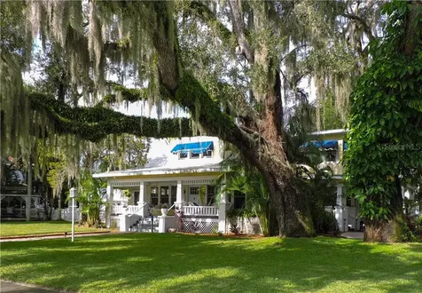 33 N Lakeshore Boulevard Lake Wales FL 33853