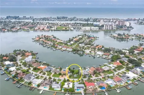 1237 79th Street S St Petersburg FL 33707