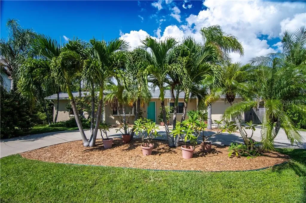 7105 S Shore Drive S South Pasadena FL 33707